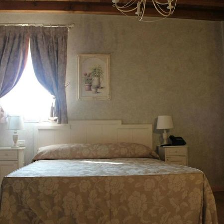 Relais Mondotella Pozzolengo Kültér fotó