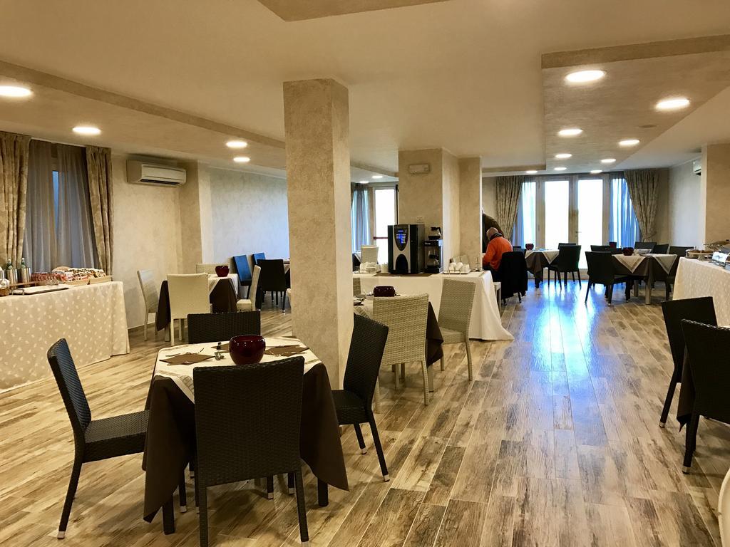Relais Mondotella Pozzolengo Kültér fotó
